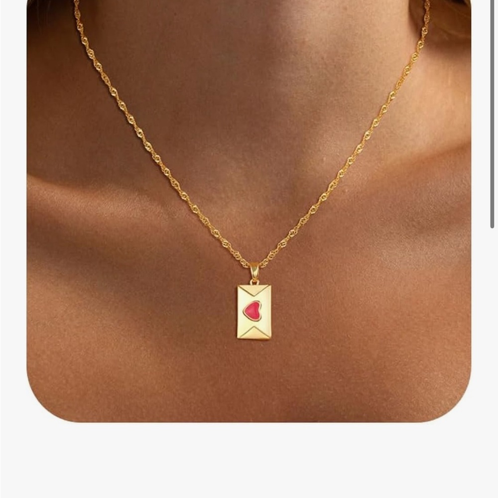 Gold Heart Pendant Necklace